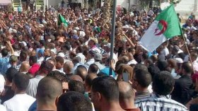 متقاعدو ومعطوبو الجيش ينظمون وقفات احتجاجية عبر الولايات