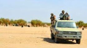 الجيش يوقف 17 مهربا من جنسيات إفريقية بأقصى الجنوب