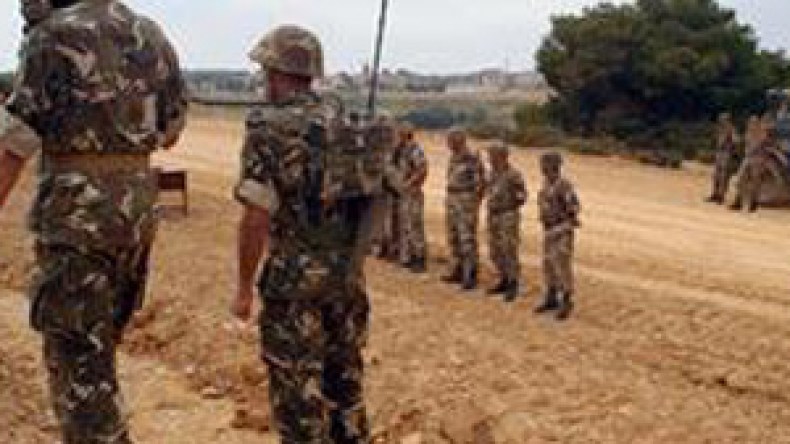 تفكيك قنبلة ناسفة وانفجار أخرى بتنزواتين