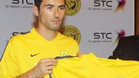 نادي النصر السعودي يفسخ عقده مع الجزائري عنتر يحيى