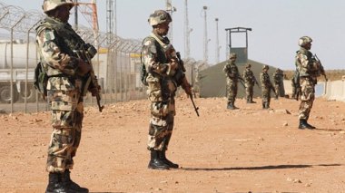 Tamanrasset: Un terroriste se rend aux autorités militaires