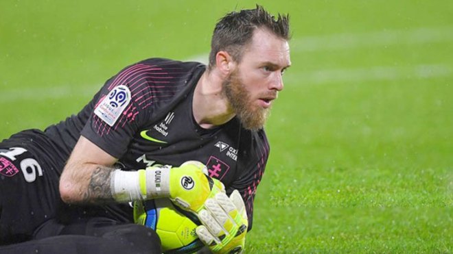 أوكيجة: طموحي أن أكون الحارس الأساسي لـ “الخضر”