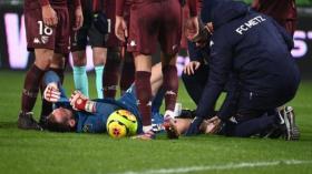 بِالفيديو: أوكيجة غادر أرضية الميدان مُصابا