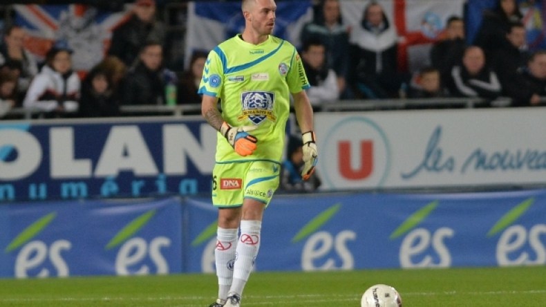 الفاف تتّصل بِحارس مرمى مغترب في نهاية مشواره الكروي!؟