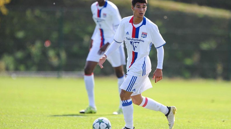 بن زيمة يثني على حسام عوار