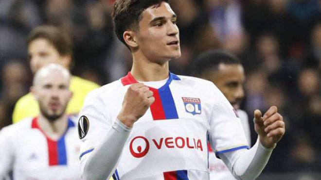 عوار يسجل ثنائية ويقود ليون للوصافة