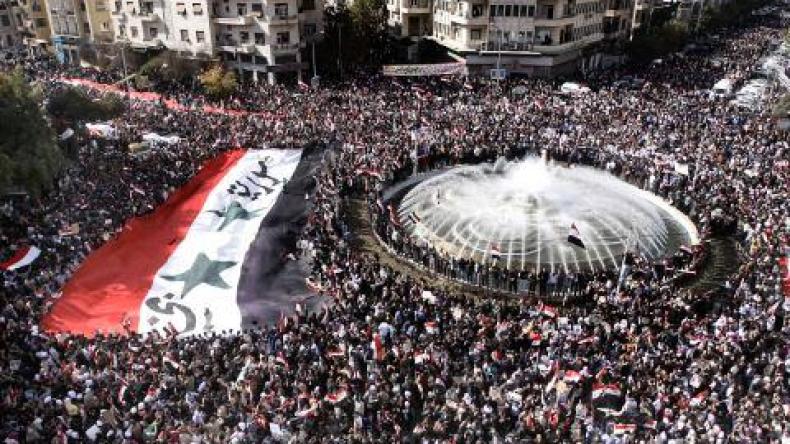 Tens of Thousands of Assad Supporters Protest Arab League Vote