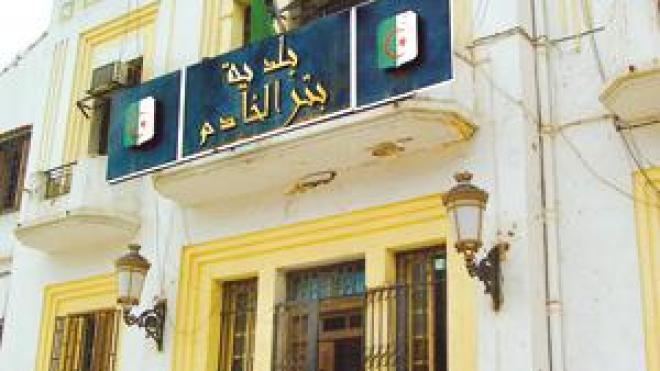 417  ‬بلدية‮ ‬عاجزة‮ ‬والداخلية‮ ‬تمسح ‬ديونا‮ ‬بـ2200‮ ‬مليار