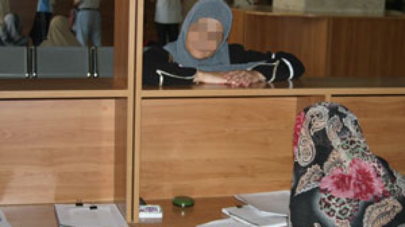 شبابيك خاصة لمراقبة أعوان الإدارة وقمع البيروقراطية بالدوائر والولايات