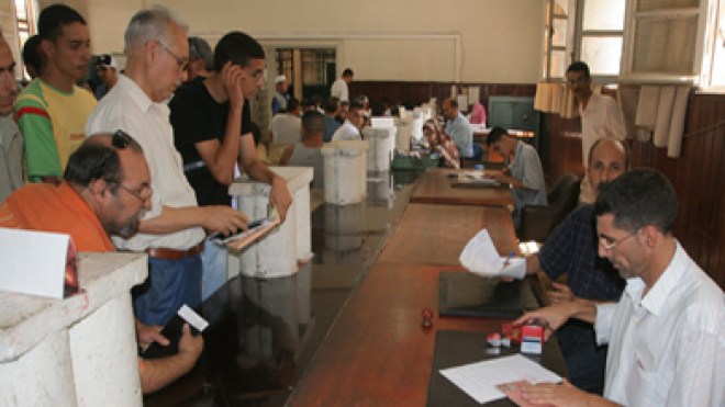 شجار وسباب لافتكاك الوثائق الإدارية