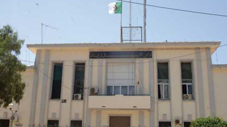 عمال‭ ‬البلديات‭ ‬في‭ ‬إضراب‭ ‬لمدة‭ ‬ثلاثة‭ ‬أيام‭ ‬بدءا‭ ‬من الإثنين‭ ‬