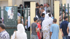 شلل في استخراج وثائق الهوية وتسجيل المواليد وأزمة جمع قمامة في الأفق