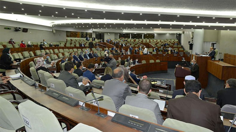 نوّابُ الخردة!