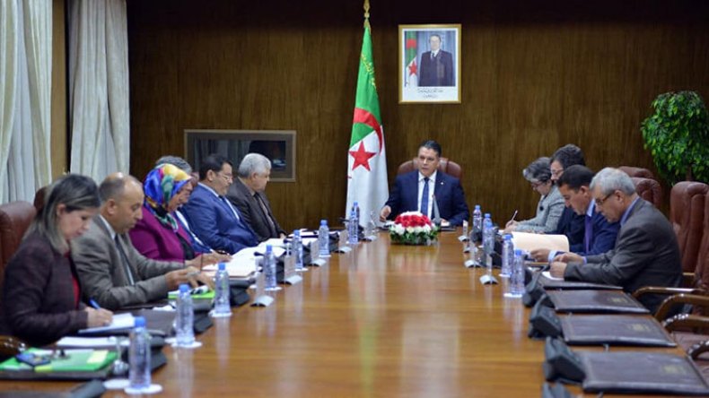 تشكيل لجنة مشتركة تحضيرا لإقرار شغور الرئاسة