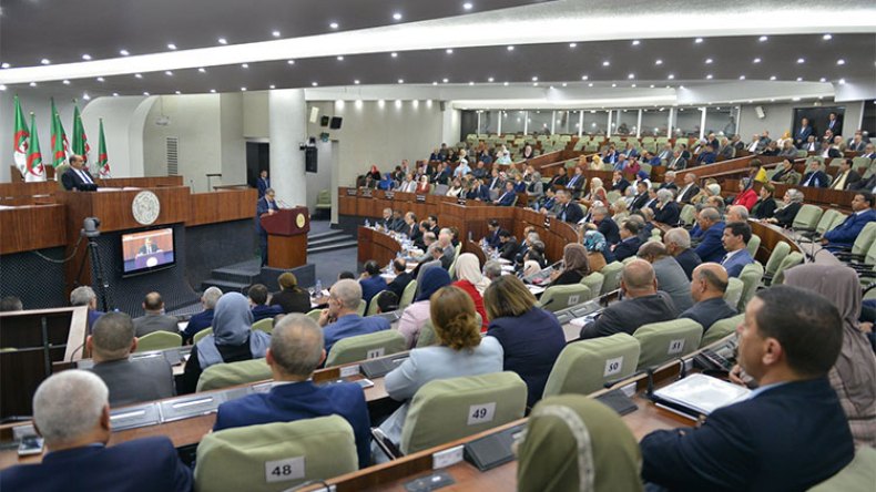 “الانتقادات” تعيد النواب للبرلمان في عز كورونا بعد شهر من الغياب!