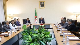 نواب المعارضة يرفضون تزكية بن صالح ويقاطعون البرلمان