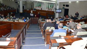 قانون المالية التكميلي يثير “خلافات” بين النواب بسبب التقرير التمهيدي