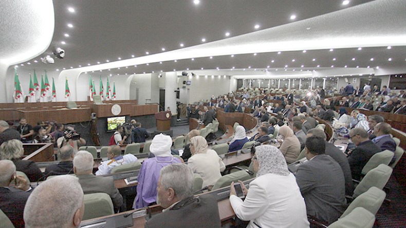 بيان السياسة العامة يحرك نواب المعارضة داخل البرلمان