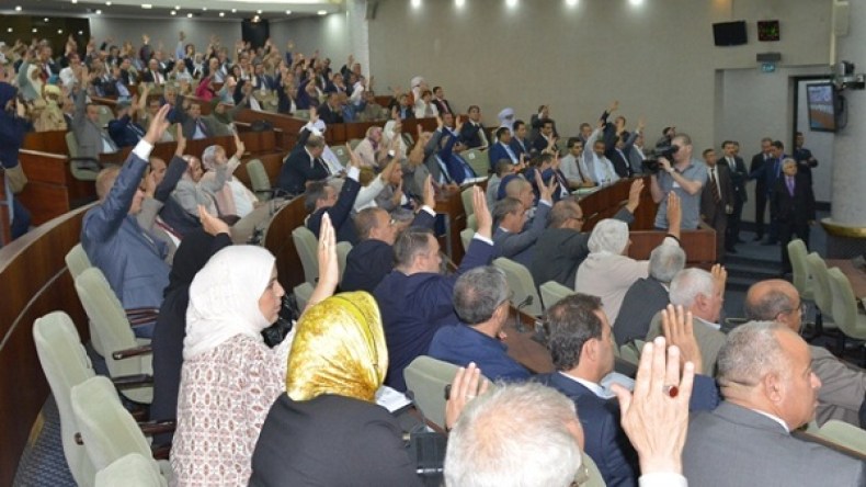 البرلمان يؤشر على قانون المالية 2018