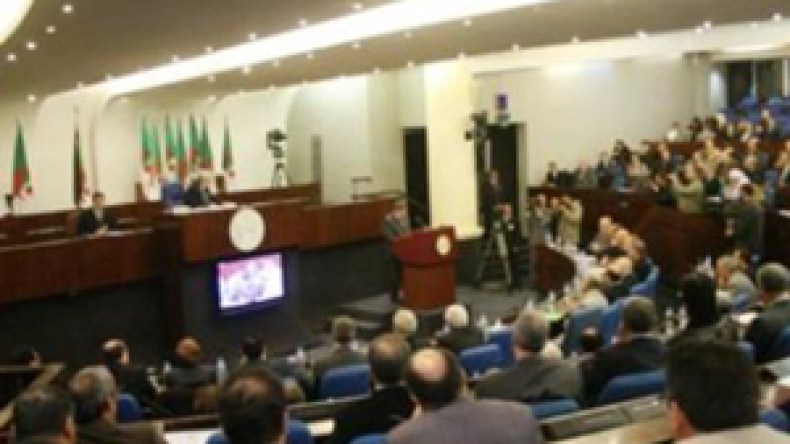 نواب بالبرلمان يقترحون تعديلات على قانون الانتخابات