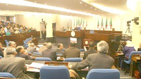 مقترح بتنازل النواب والمسؤولين عن 20 بالمائة من راتبهم