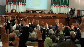 نواب البرلمان… بحث عن الرفاهية أم ابتزاز سياسي؟