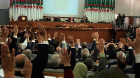 لكمة تتسبب في عجز طبي لبرلماني لمدة 28 يوما بالشلف