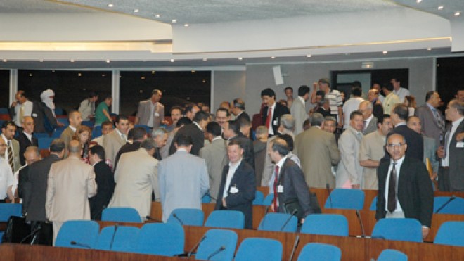 الردود المتأخرة عن الأسئلة الشفوية تفجر ملاسنات بين وزير العمل والنواب