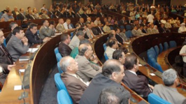 Algérie / Des parlementaires préparent un projet de loi pour la suppression de la nouvelle taxe sur les véhicules