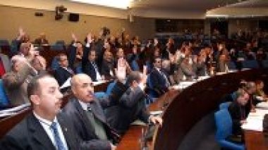 APN: les députés adoptent à la majorité le projet de loi sur l’information