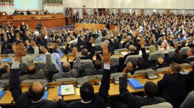 حل البرلمان بين مطالب المعارضة وإقناع السلطة