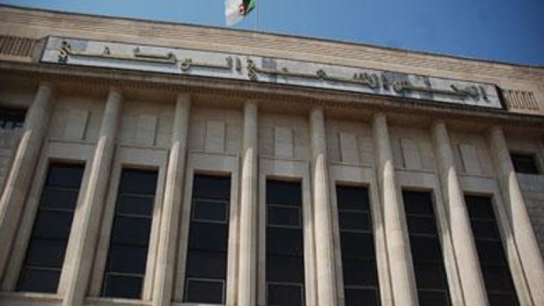 موظفو البرلمان في إضراب مفتوح