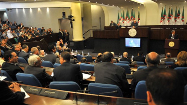 البرلمان يناقش مشروع قانون الكتاب في الأسبوع الثاني من الدورة الربيعية