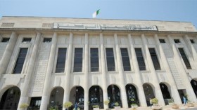 عاملات نظافة وسكرتيرات ومصلحو عجلات في البرلمان