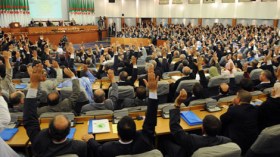 ثلاث ممنوعات خلال خطاب هولاند: لا نقاش ولا تدخل ولا نقطة نظام