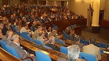 Les députés demandent que les ministres n’interviennent pas dans les délibérations des commissions parlementaires