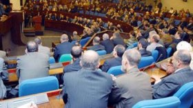 تشتت الأغلبية البرلمانية يهدّد بتعطيل مشاريع الحكومة