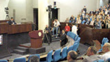 Loi sur l’information : des députés soulignent l’importance de faciliter l’accès des journalistes aux sources d’information