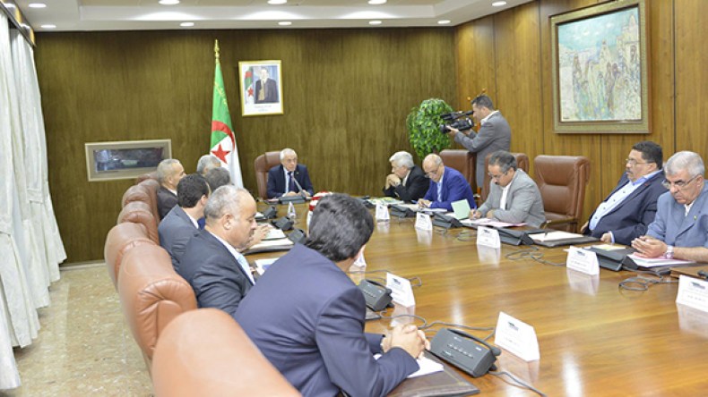 بوحجة يجمع رؤساء الكتل