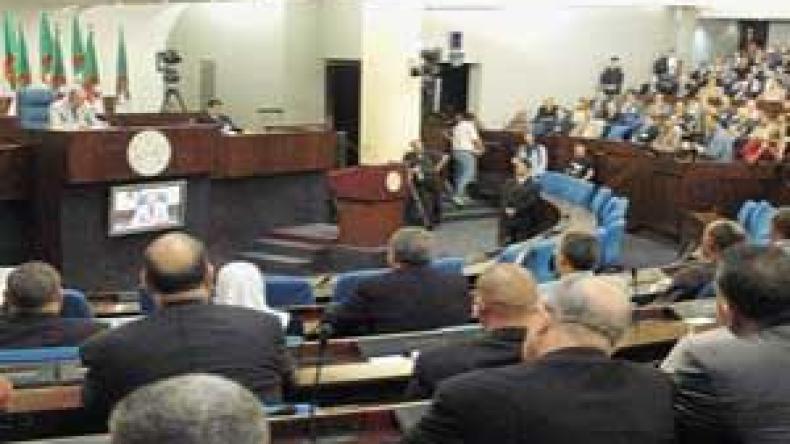 “النواب يعتكفون بمقرات الأحزاب تحسبا للاستحقاقات القادمة”