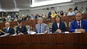 غيابات بالجملة بالبرلمان ونواب الأغلبية يتهربون من المواجهة