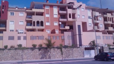 Crooks swindle Algerian new housing-seekers to buy luxurious apartments in Spain