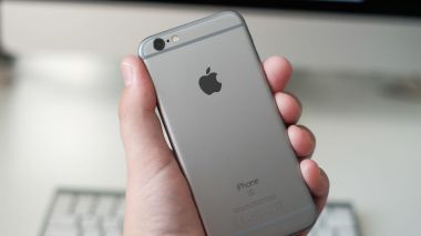 Facebook et Apple se livrent une guerre ouverte