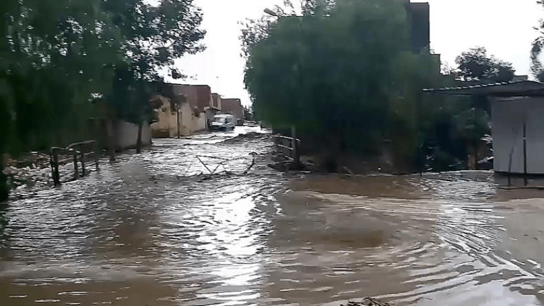 الفيضانات تخرج مواطنين إلى الشارع ببلعباس