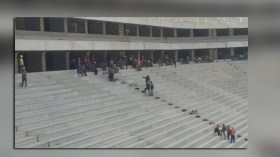 عمال مجمع حداد بتيزي وزو يطالبون بأجورهم