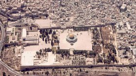 فلسطين تحتلّ الأقصى!