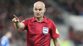 مدرب بوردو ينصح الحكم بممارسة الرقص والتزحلق الفني على الجليد!؟