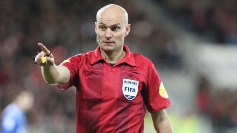 مدرب بوردو ينصح الحكم بممارسة الرقص والتزحلق الفني على الجليد!؟