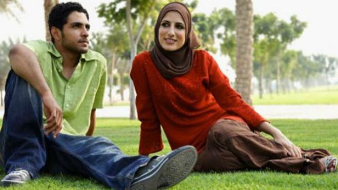 بين المسموح والممنوع.. آهات ودموع!