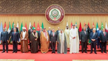 تحسبهم أيقاظا وهم رقود